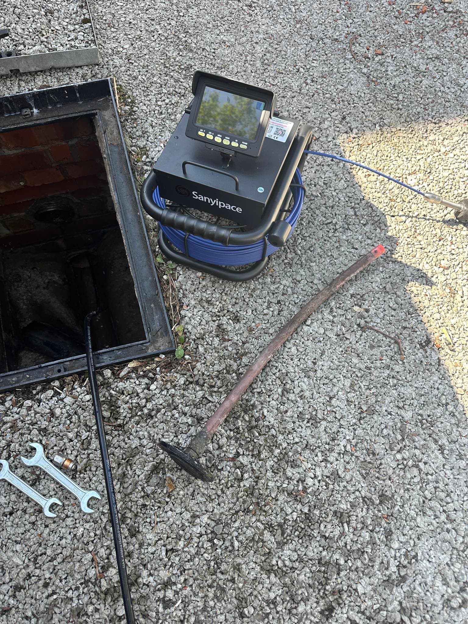 Professional drainage clearing and unblocking service